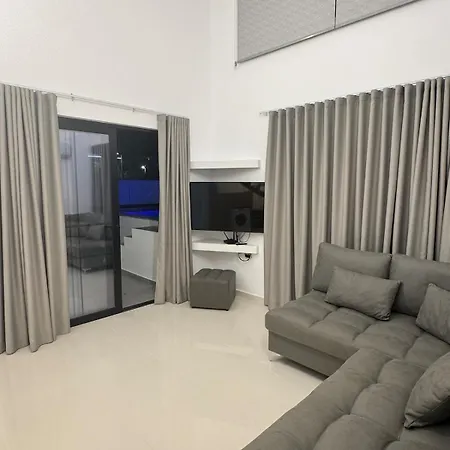Alpha Blue Aura Duplex -triple & Private Pool شقة