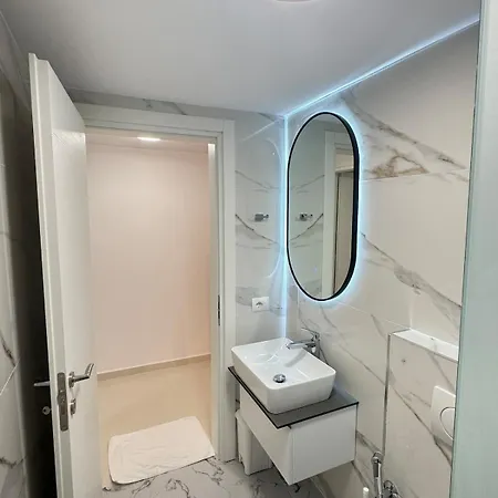 Alpha Blue Aura Duplex -triple & Private Pool شقة كساميل
